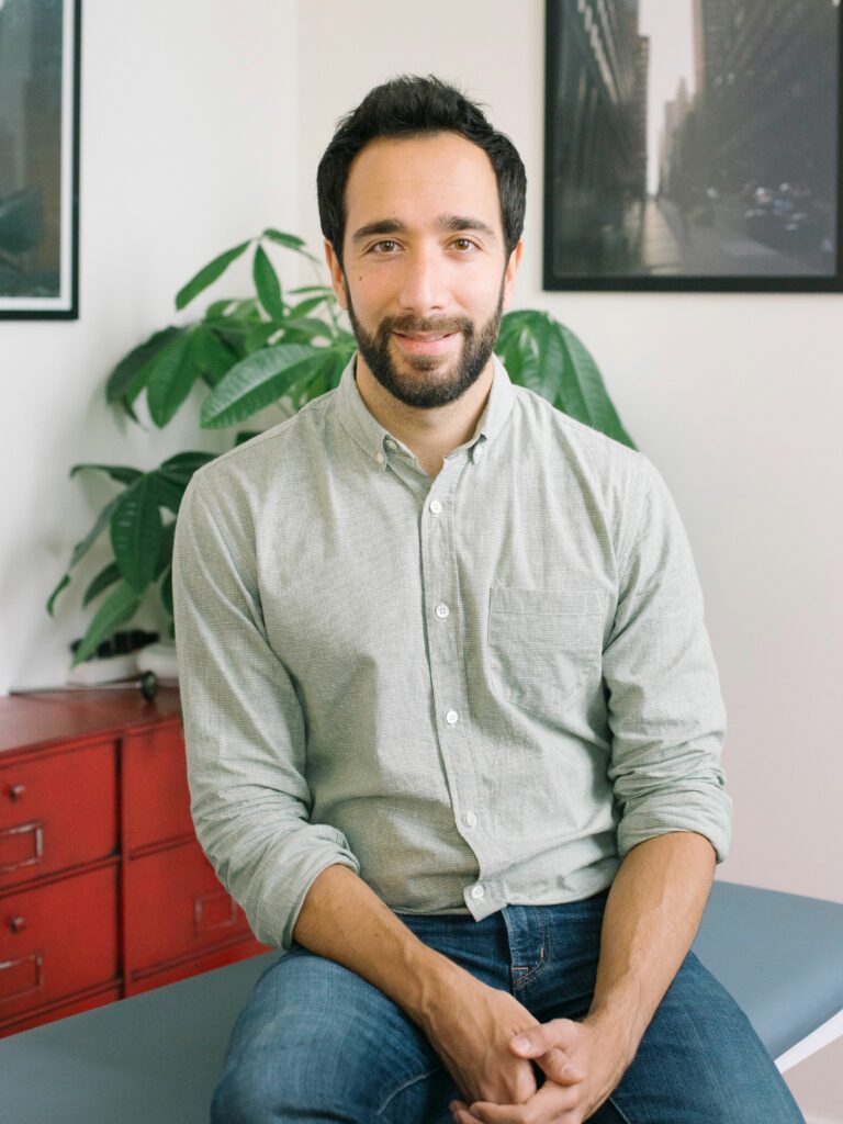 Portrait du praticien au cabinet